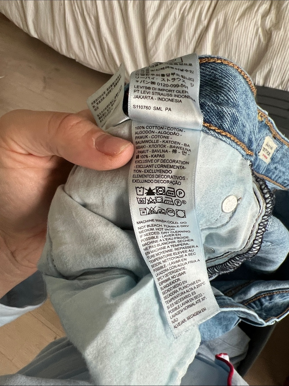 Levi’s Ribcage Wide Leg Jeans - Picture 4 of 4